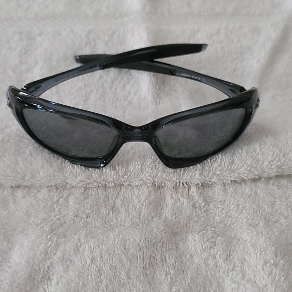 Oakley black sunglasses polarized
